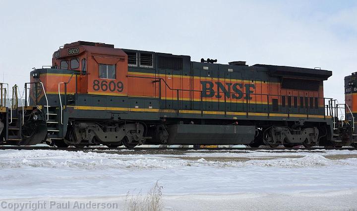 BNSF 8609 - Dash 8-40B.jpg